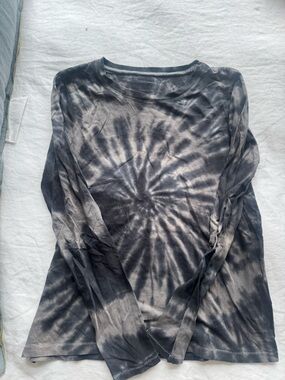 Tie-Dye Top in Charcoal Gray - Lightweight Casual